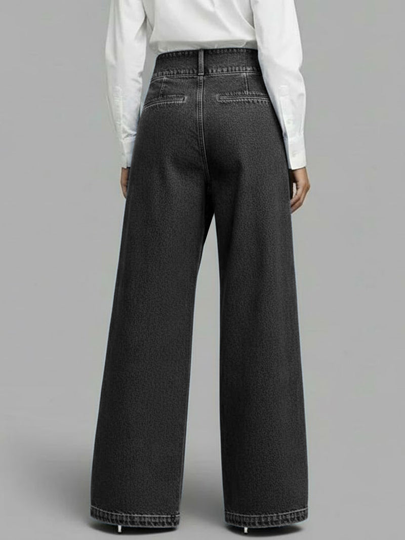 Effortlessly Elegant Garment with a Timeless Design
