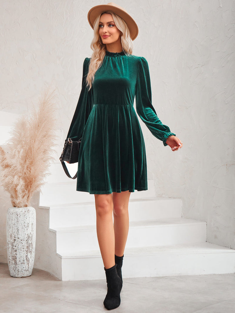Classic Vintage Dress with a Flattering Fit