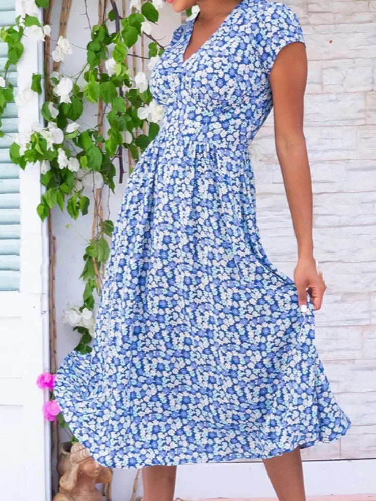 Classic Vintage Dress with a Flattering Fit