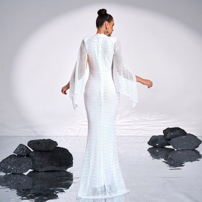 Well Tailored Dress with a Graceful Silhouette