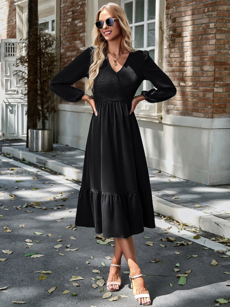 Beautifully Finished Dress in a Timeless Design