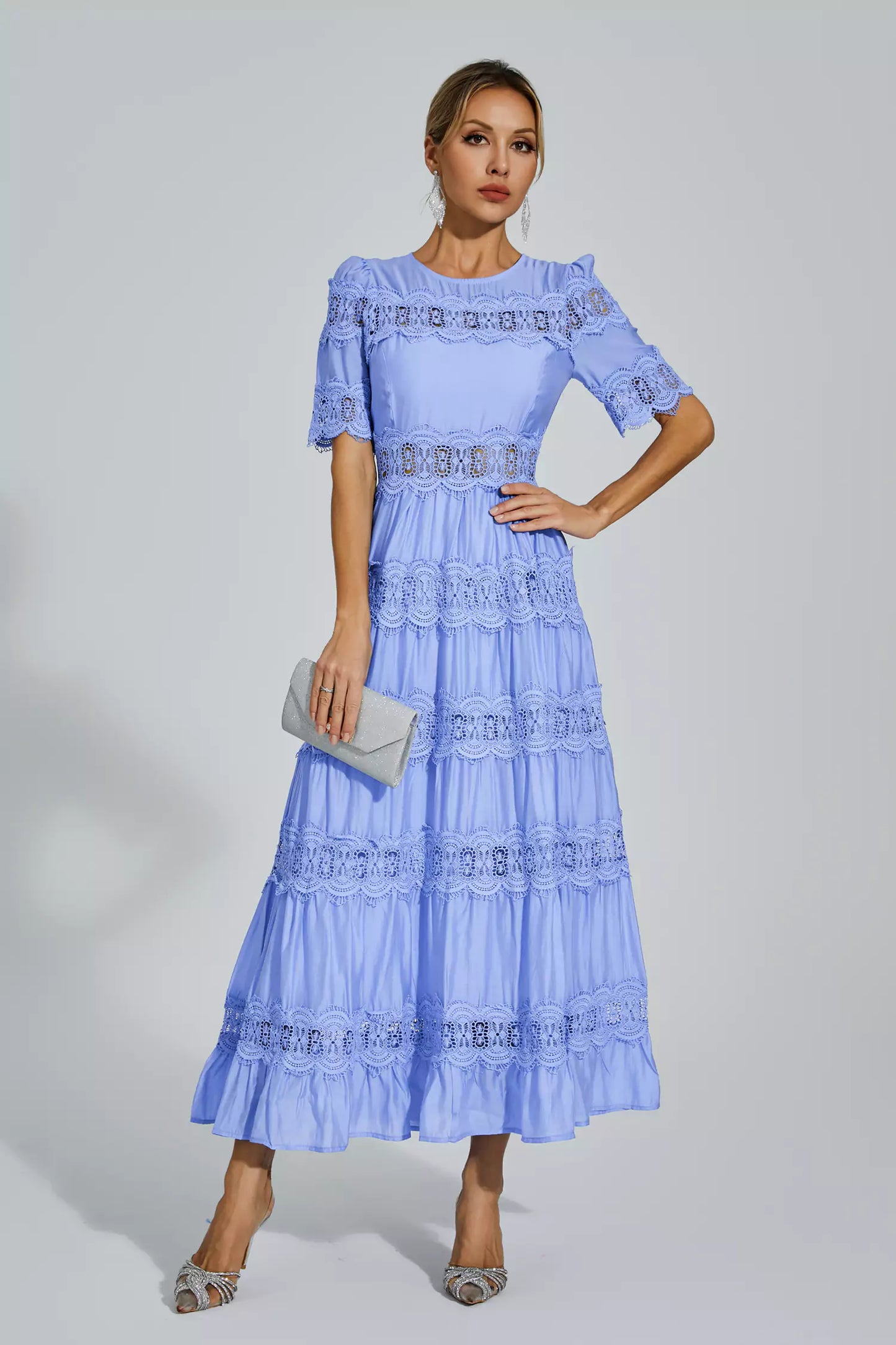 Effortlessly Elegant Dress with a Timeless Design