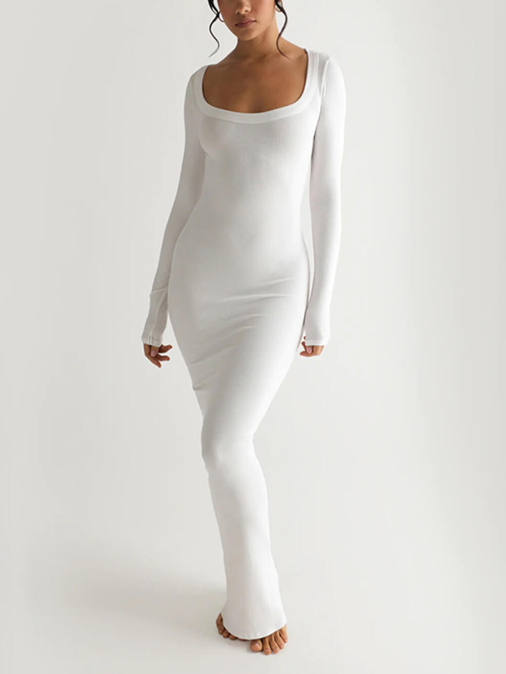 Beautifully Finished Dress in a Timeless Design