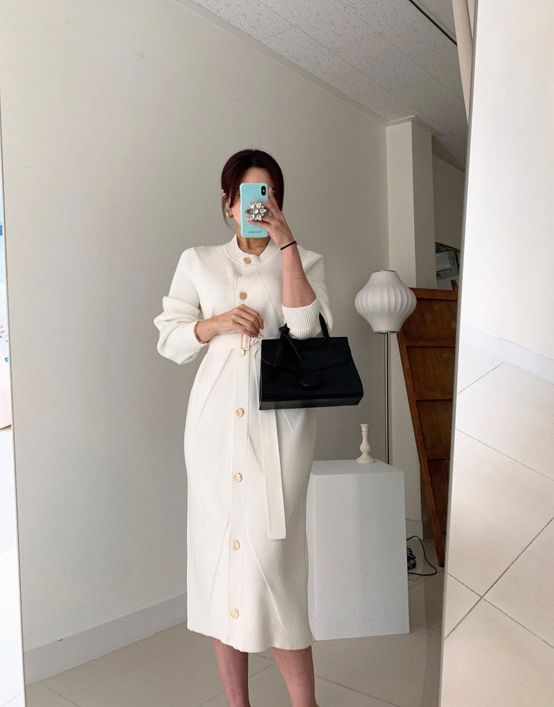 Beautifully Finished Dress in a Timeless Design
