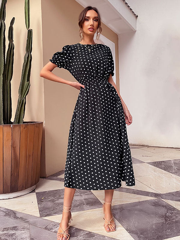 Beautifully Finished Dress in a Timeless Design