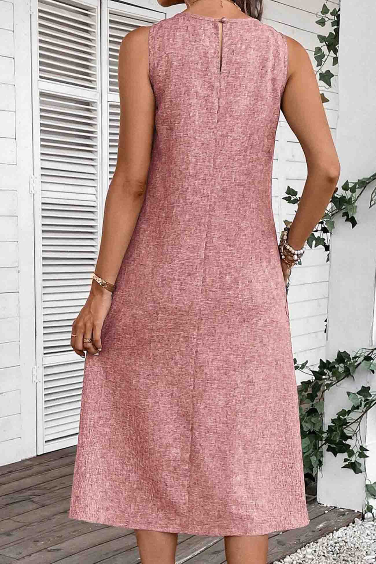 Well Tailored Dress with a Graceful Silhouette