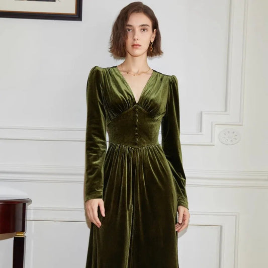 Sophisticated Dress with a Clean Classic Look