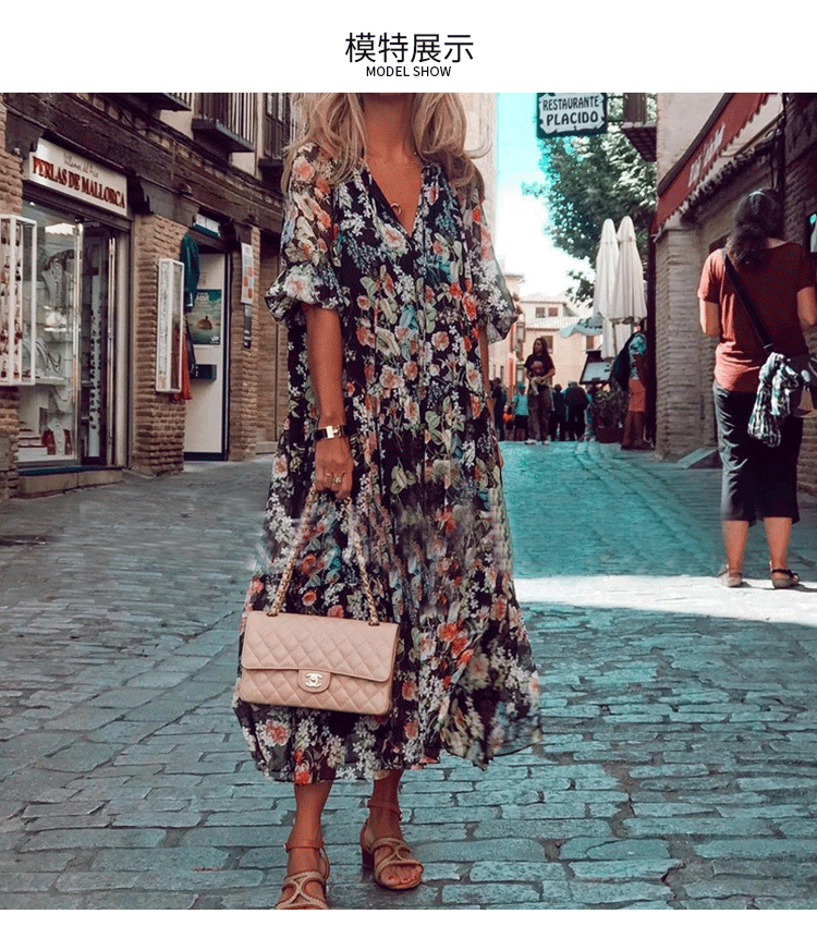 Classic Vintage Dress with a Flattering Fit
