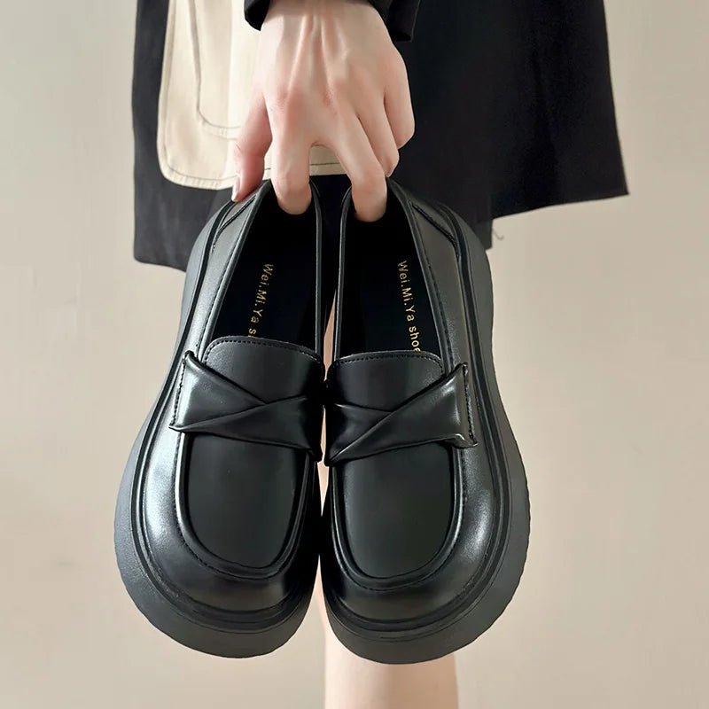Graceful Orthopedic Loafers for Modern Look