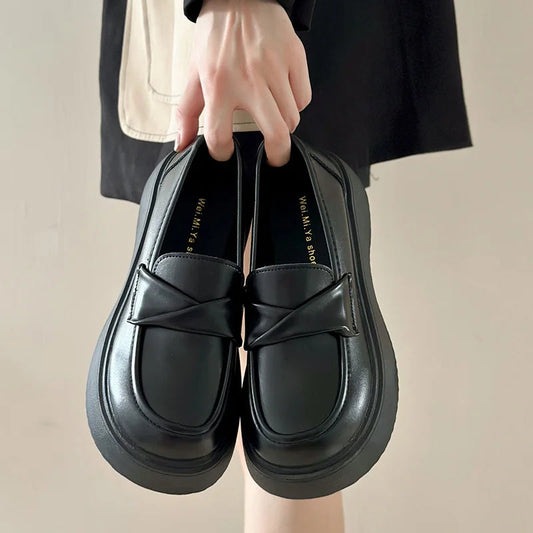 Graceful Orthopedic Loafers for Modern Look