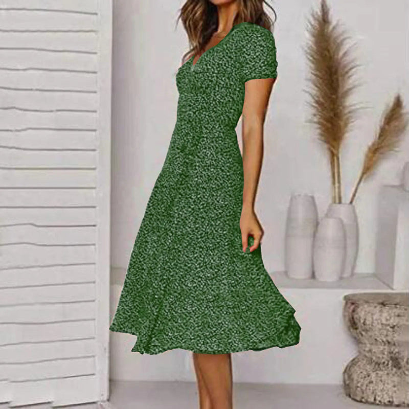 Classic Vintage Dress with a Flattering Fit