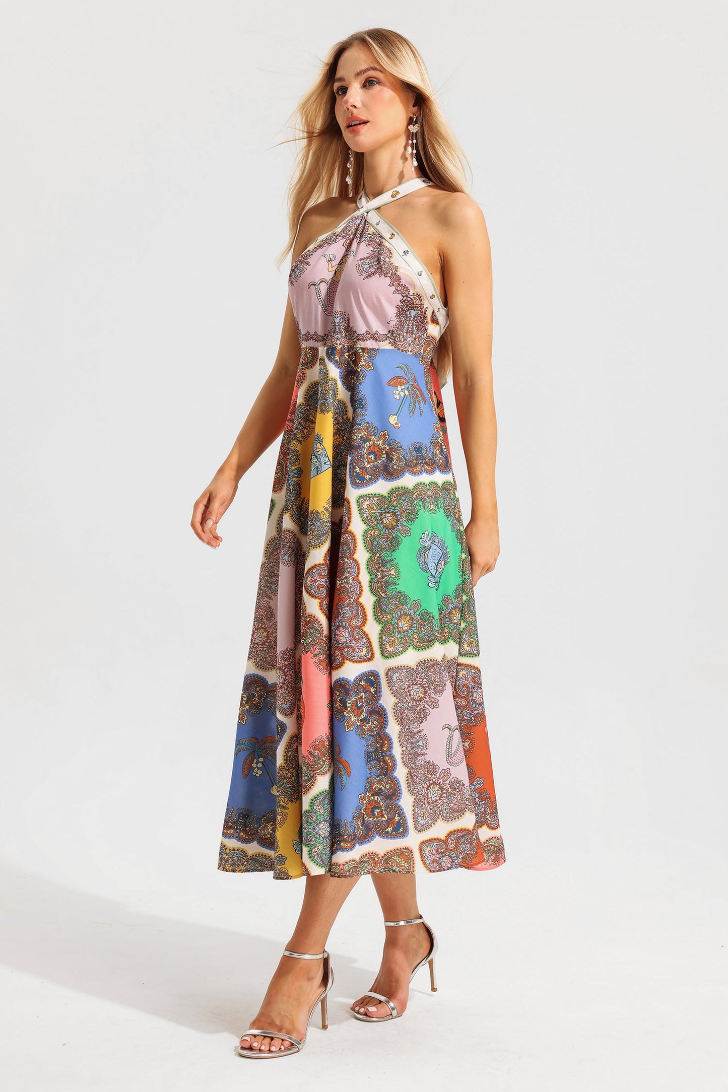 Effortlessly Elegant Dress with a Timeless Design