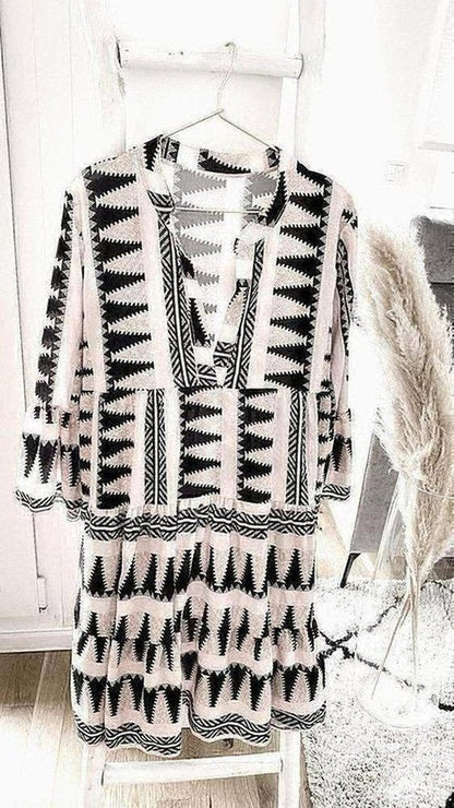 Classic Vintage Dress with a Flattering Fit