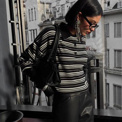 Well Tailored Sweater with a Graceful Silhouette