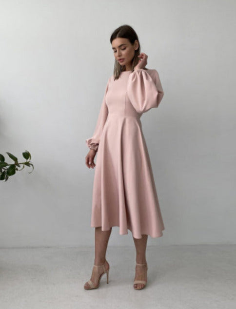 Classic Vintage Dress with a Flattering Fit