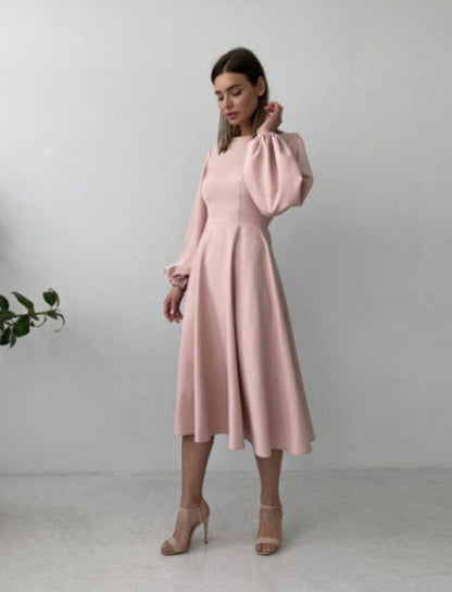 Classic Vintage Dress with a Flattering Fit