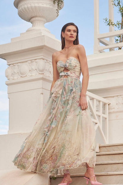 Classic Vintage & Enduringly Stylish Dress