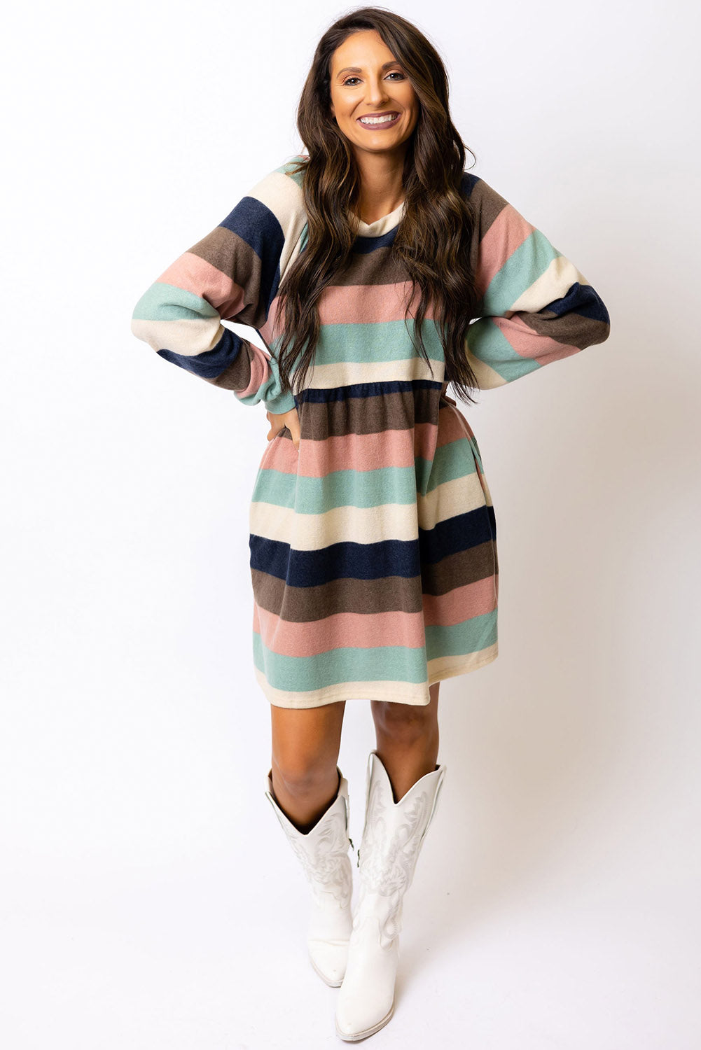 Effortlessly Elegant Dress with a Timeless Design