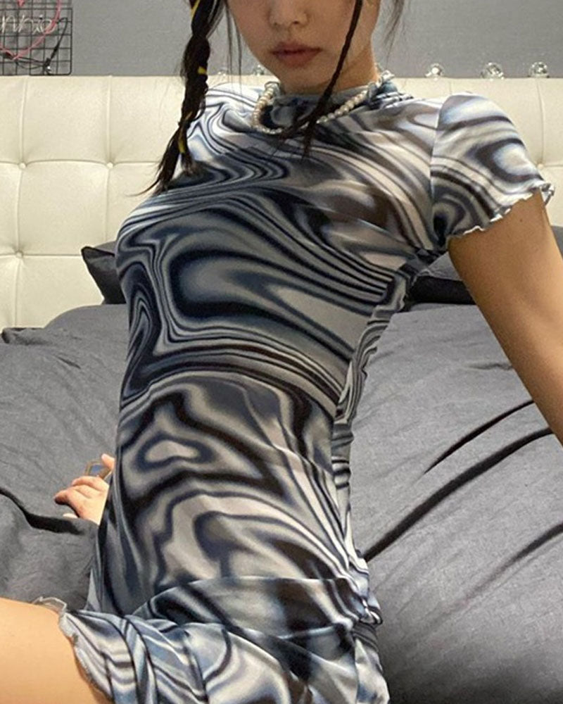 Gracefully Styled Dress for Any Occasion