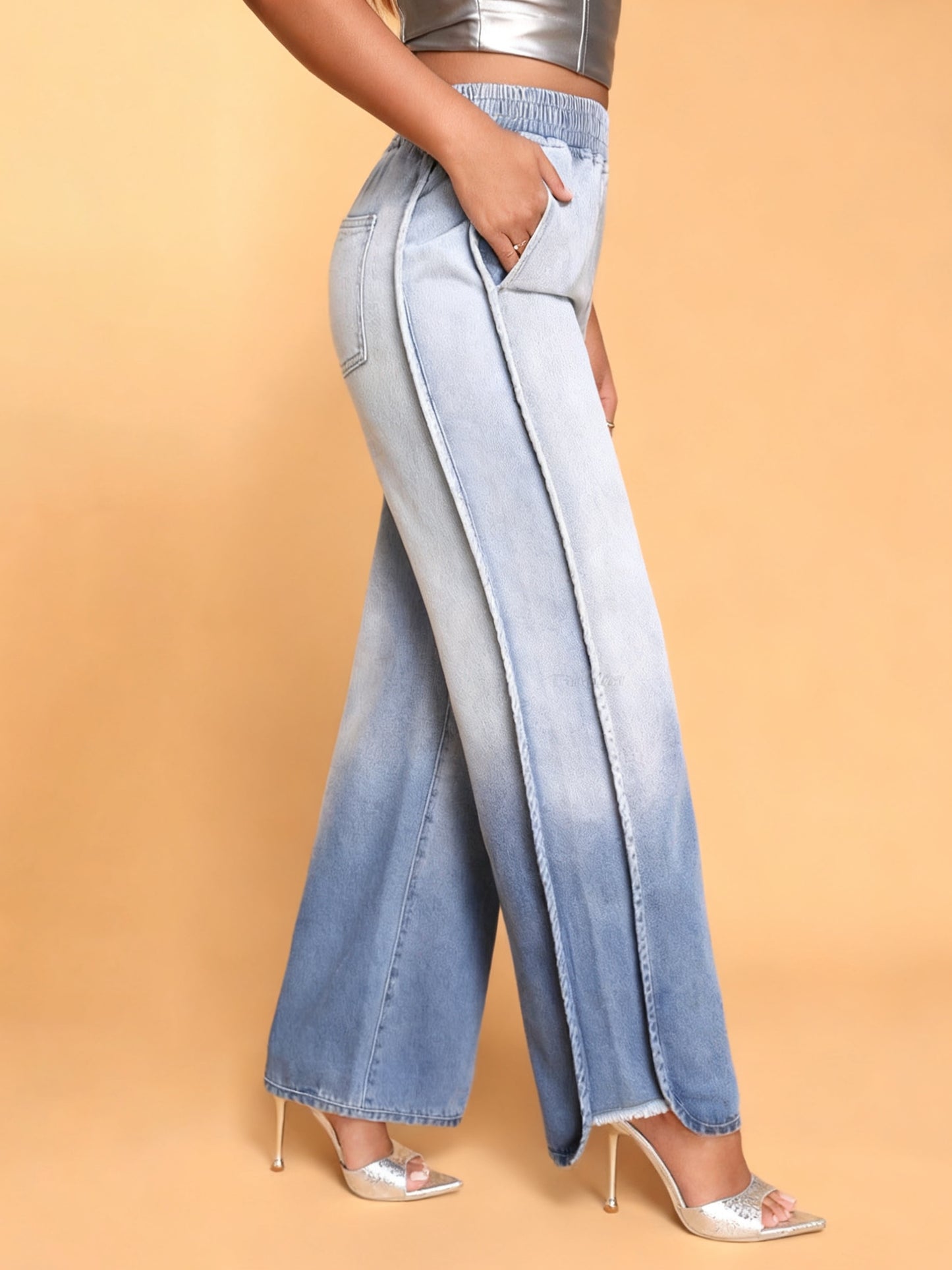 Effortlessly Elegant Garment with a Timeless Design