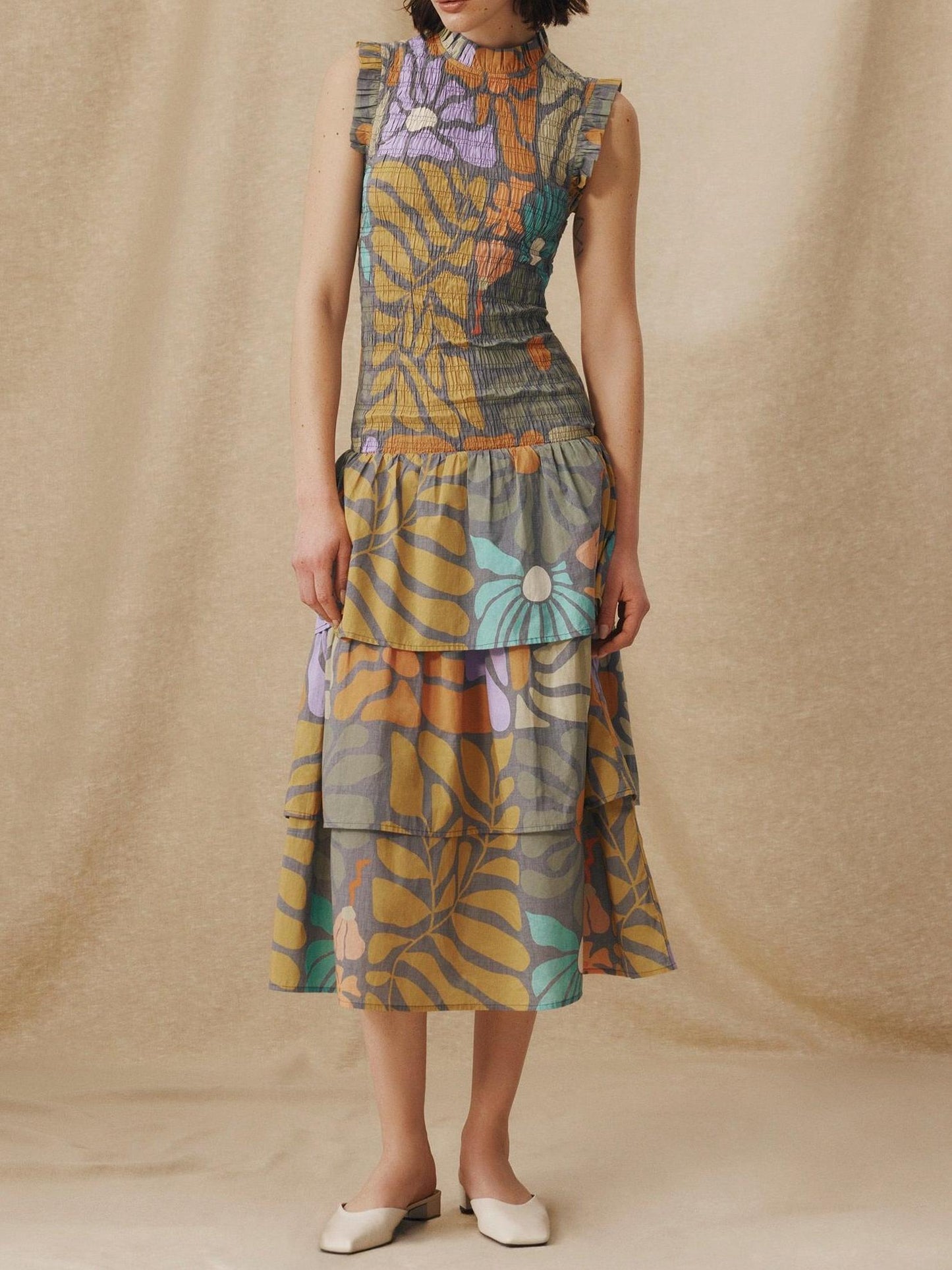 Beautifully Finished Dress in a Timeless Design
