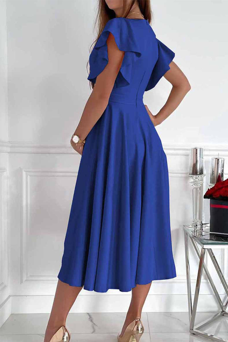 Well Tailored Dress with a Graceful Silhouette