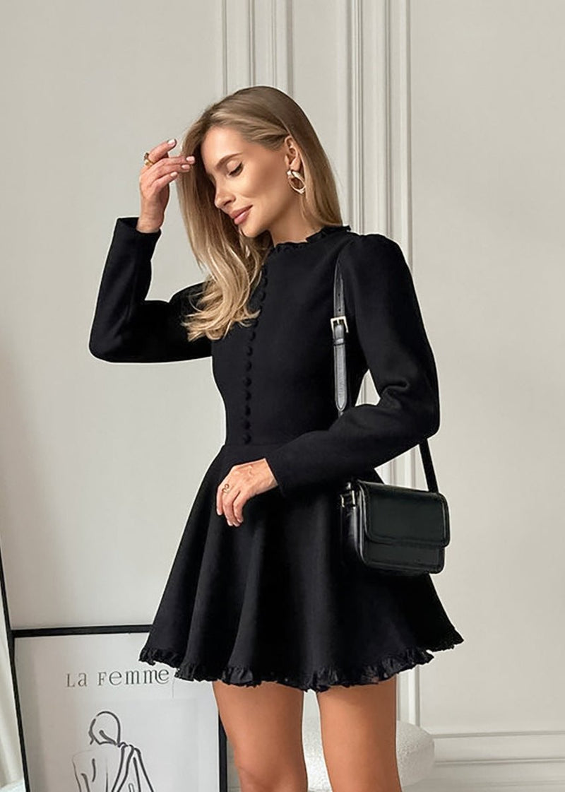 Beautifully Finished Dress in a Timeless Design