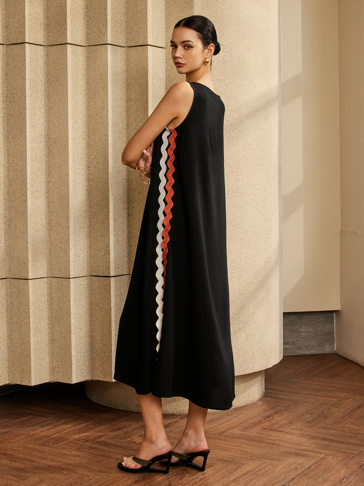 Classic Vintage & Enduringly Stylish Dress