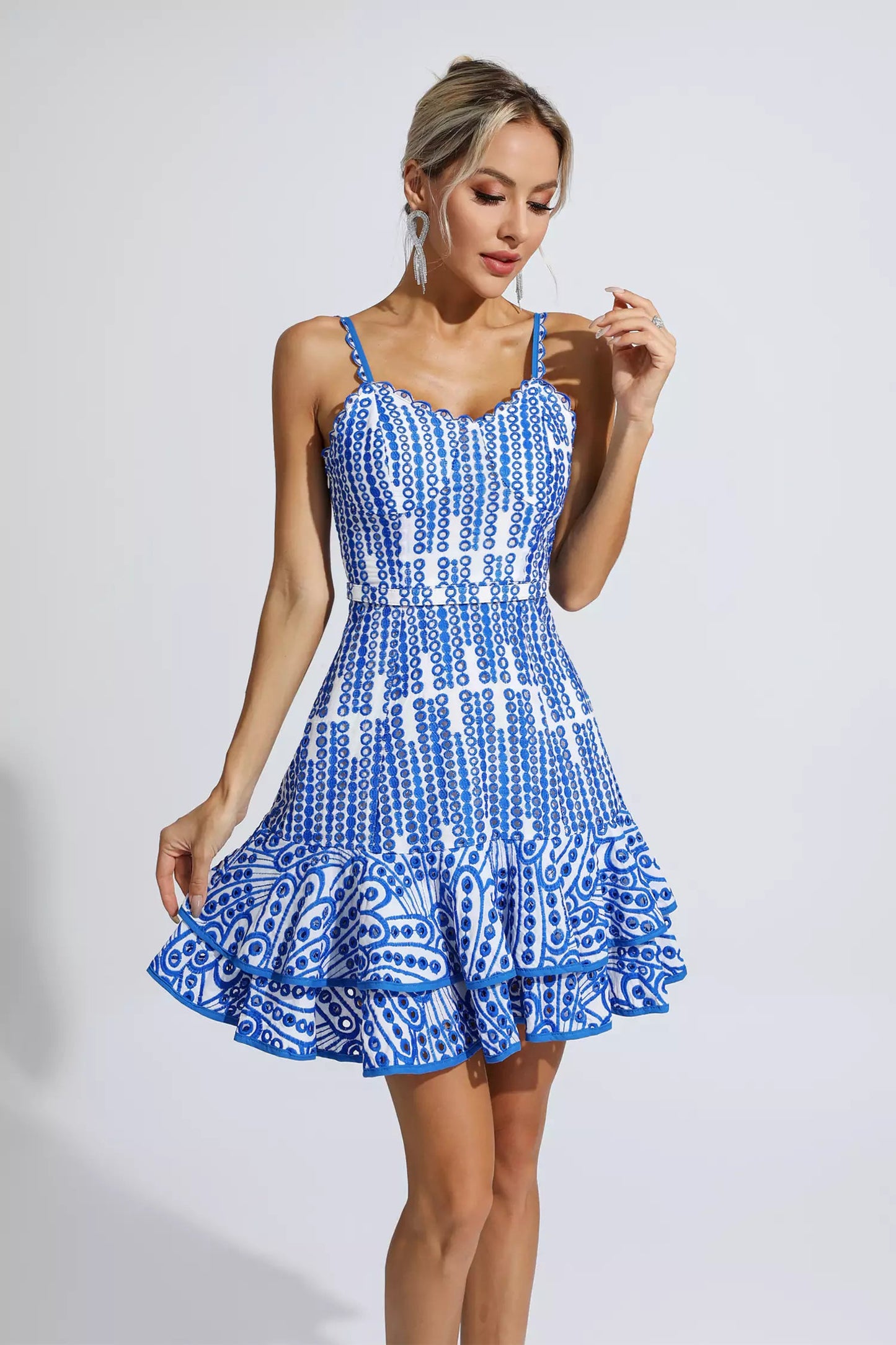 Beautifully Finished Dress in a Timeless Design