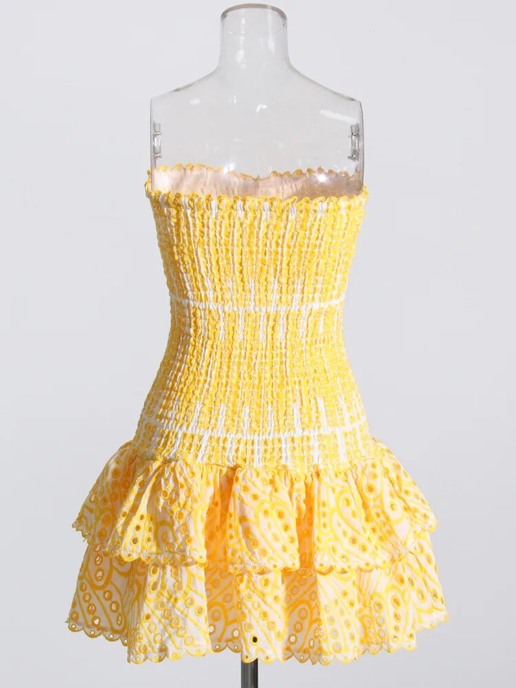 Effortlessly Elegant Dress with a Timeless Design