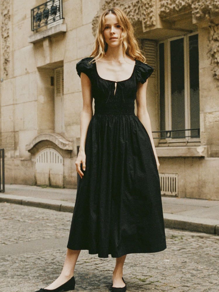 Beautifully Crafted Dress in a Classic Style