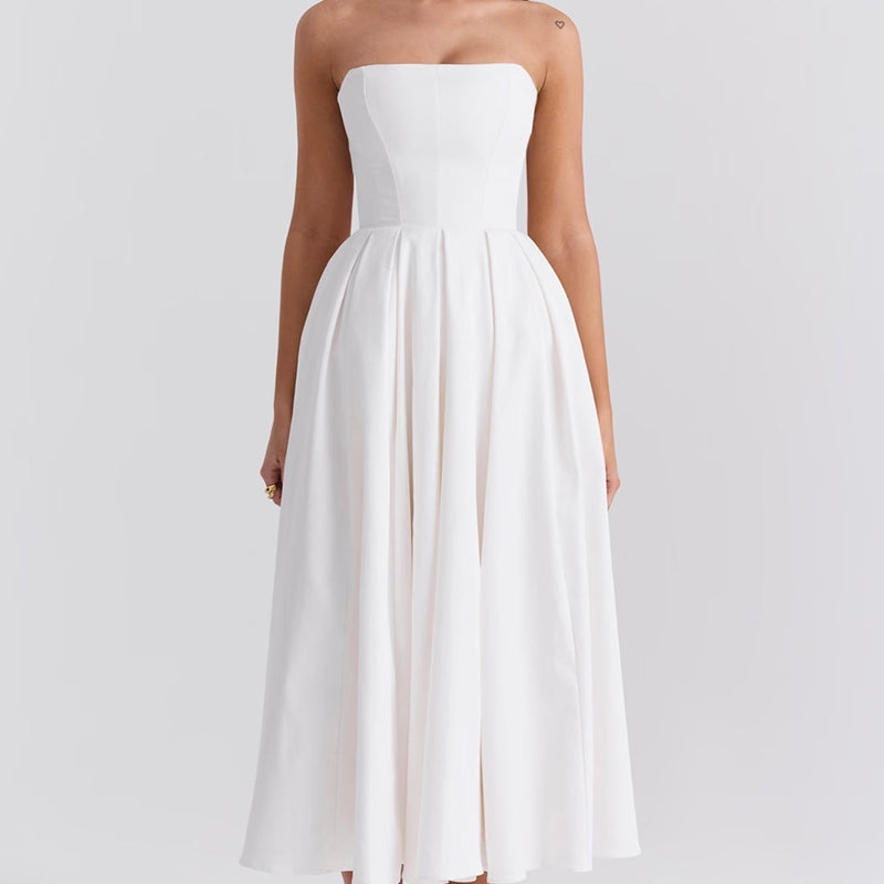 Beautifully Finished Dress in a Timeless Design