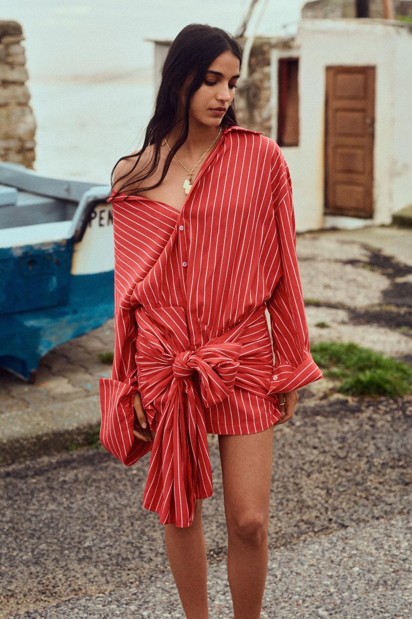 Effortlessly Elegant Dress with a Timeless Design