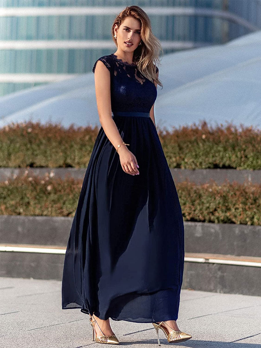 Sophisticated Dress with a Clean Classic Look