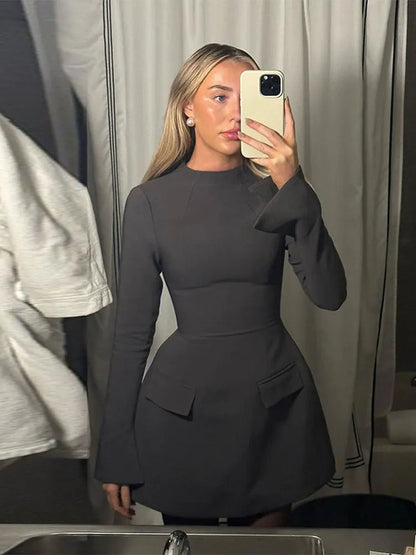 Well Tailored Dress with a Graceful Silhouette