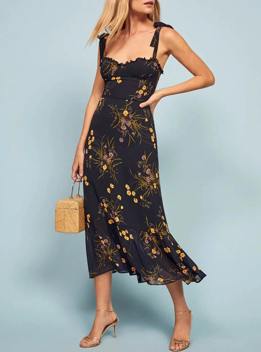 Beautifully Finished Dress in a Timeless Design