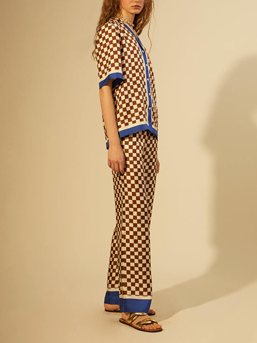 Well Tailored Pants with a Graceful Silhouette