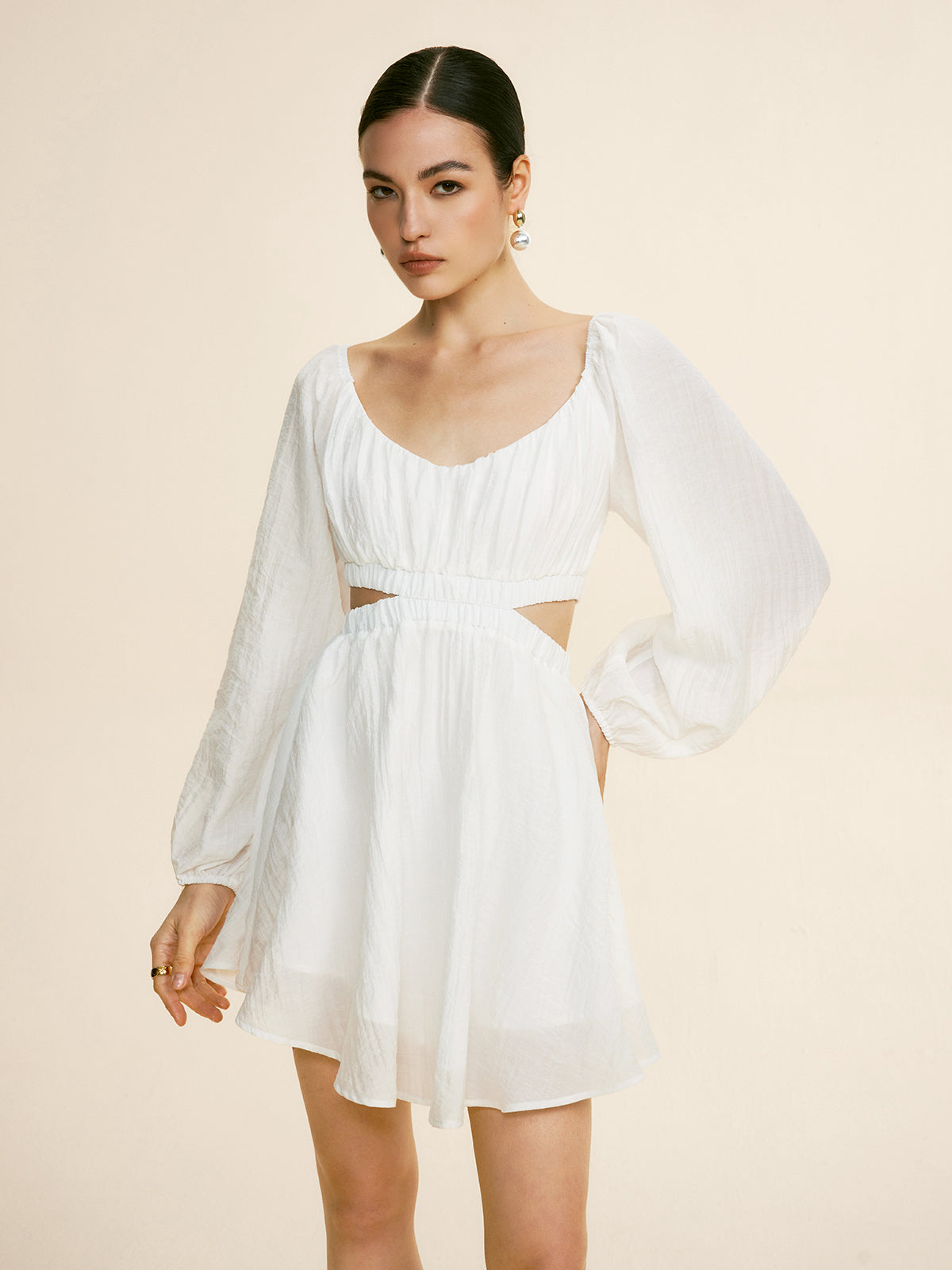 Beautifully Finished Dress in a Timeless Design