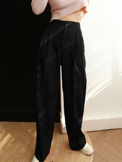 Well Tailored Pants with a Graceful Silhouette