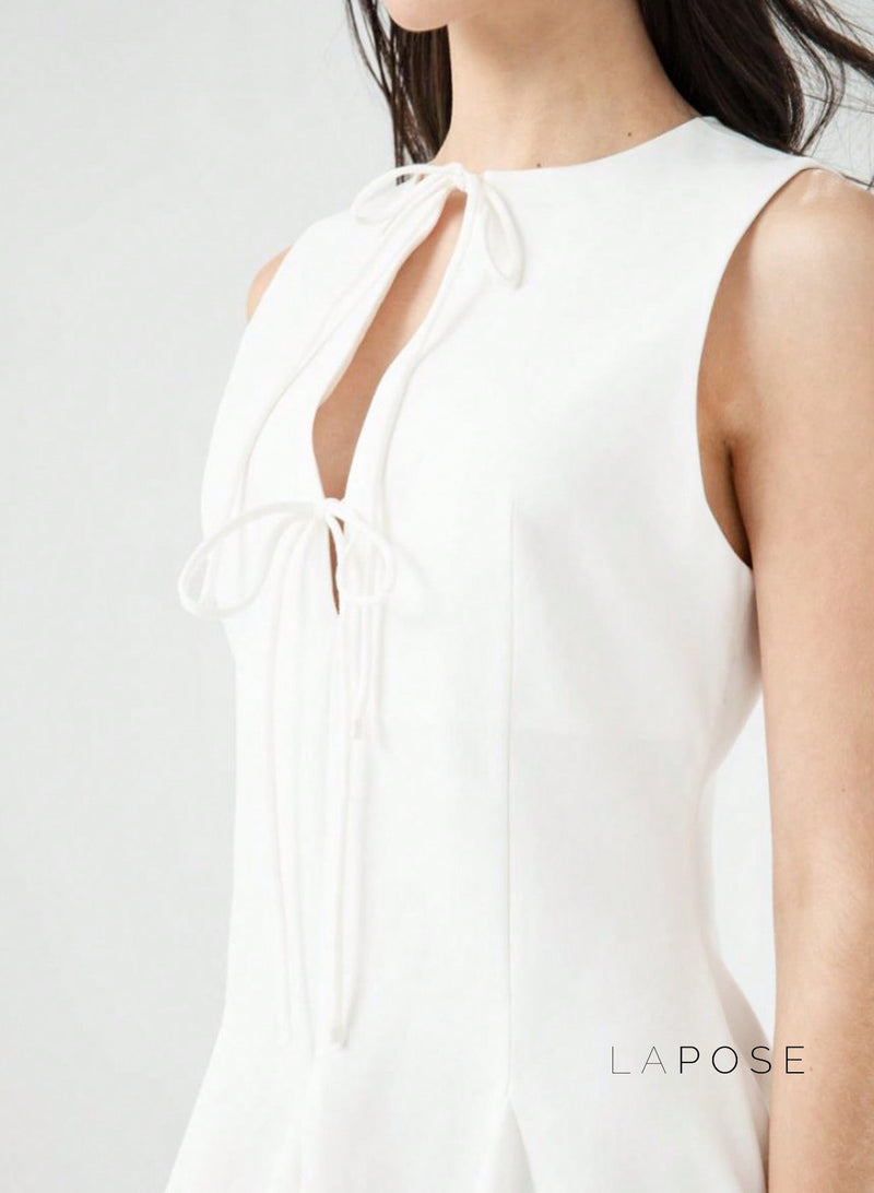Well Tailored Dress with a Graceful Silhouette