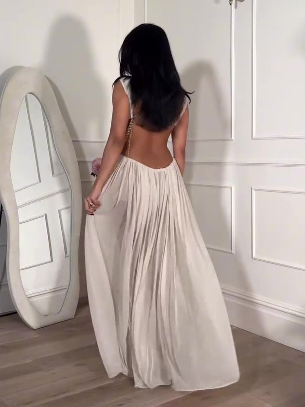 A Vintage Style Top with Delicate Timeless Details