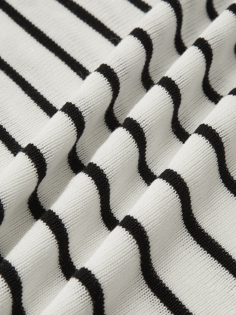 Effortlessly Elegant Sweater with a Timeless Design