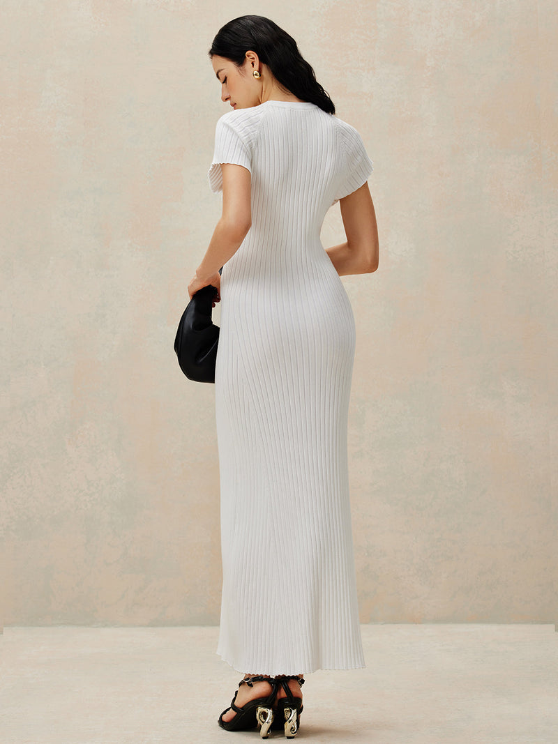 Well Tailored Sweater with a Graceful Silhouette