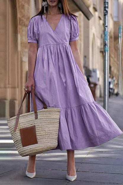 Effortlessly Elegant Dress with a Timeless Design