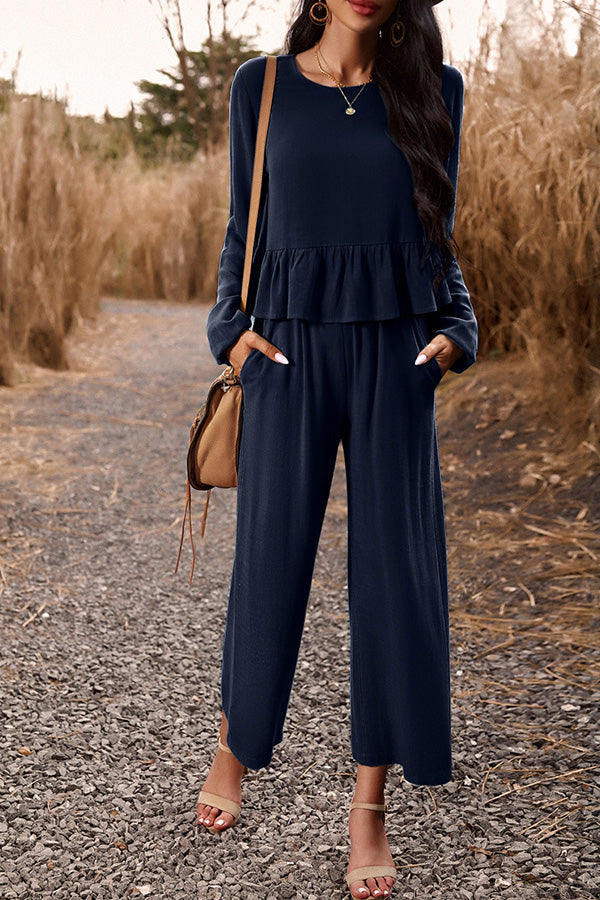 Sophisticated Trousers with a Clean Classic Look