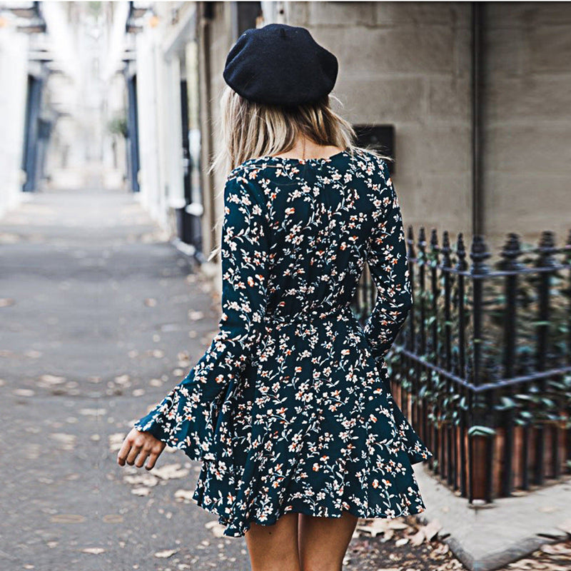 Classic Vintage Dress with a Flattering Fit