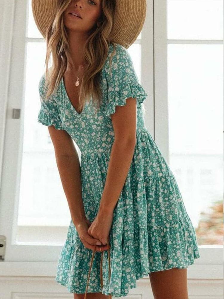 Beautifully Finished Dress in a Timeless Design