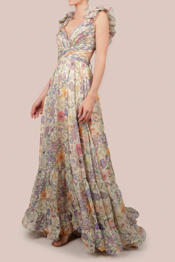 Gracefully Styled Dress for Any Occasion