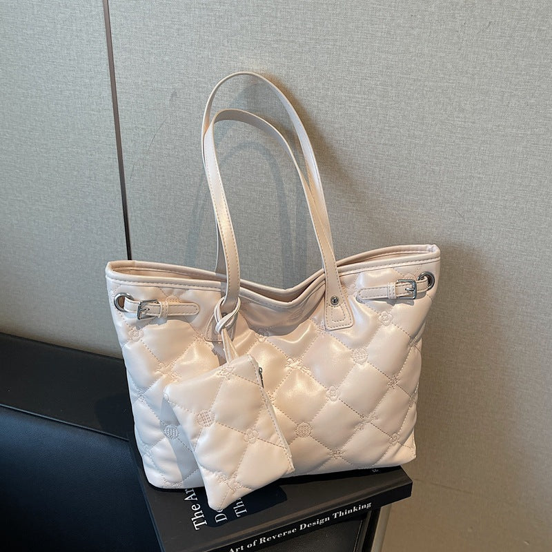 Classic Vintage Bag with a Flattering Fit
