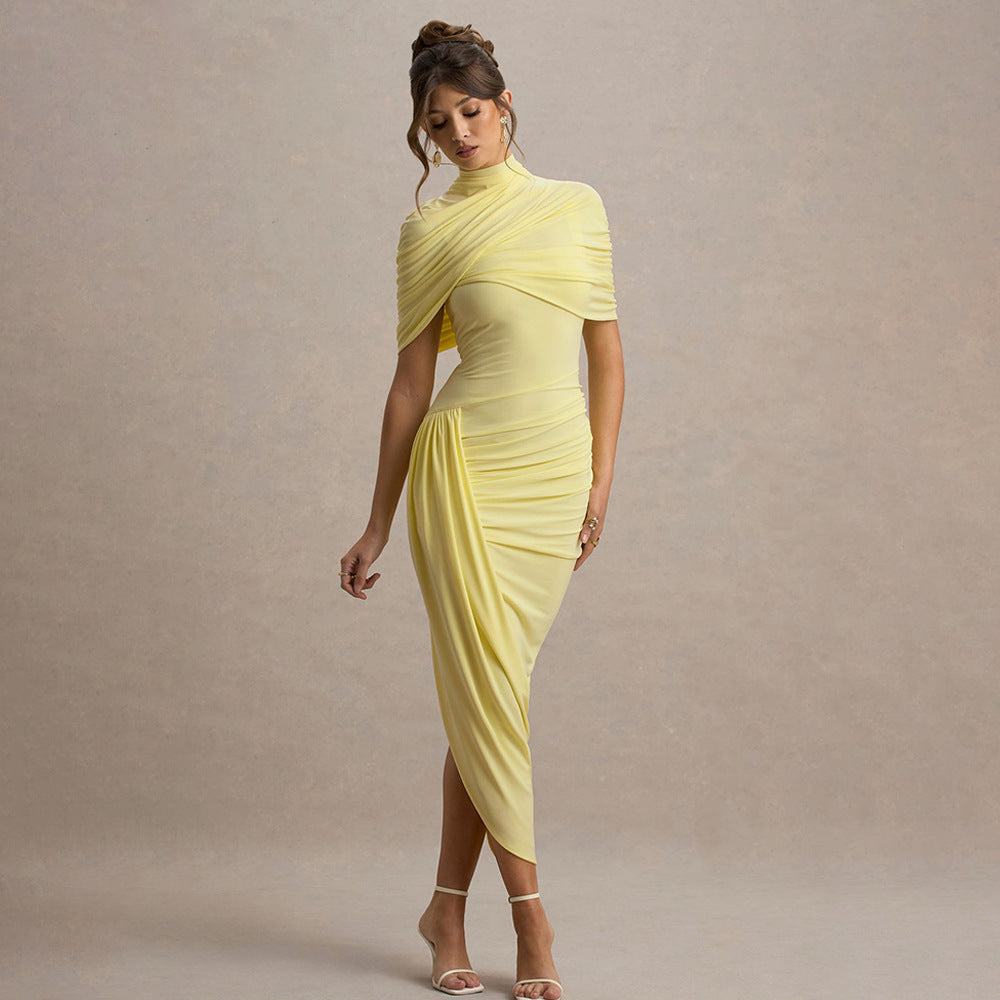 Well Tailored Dress with a Graceful Silhouette